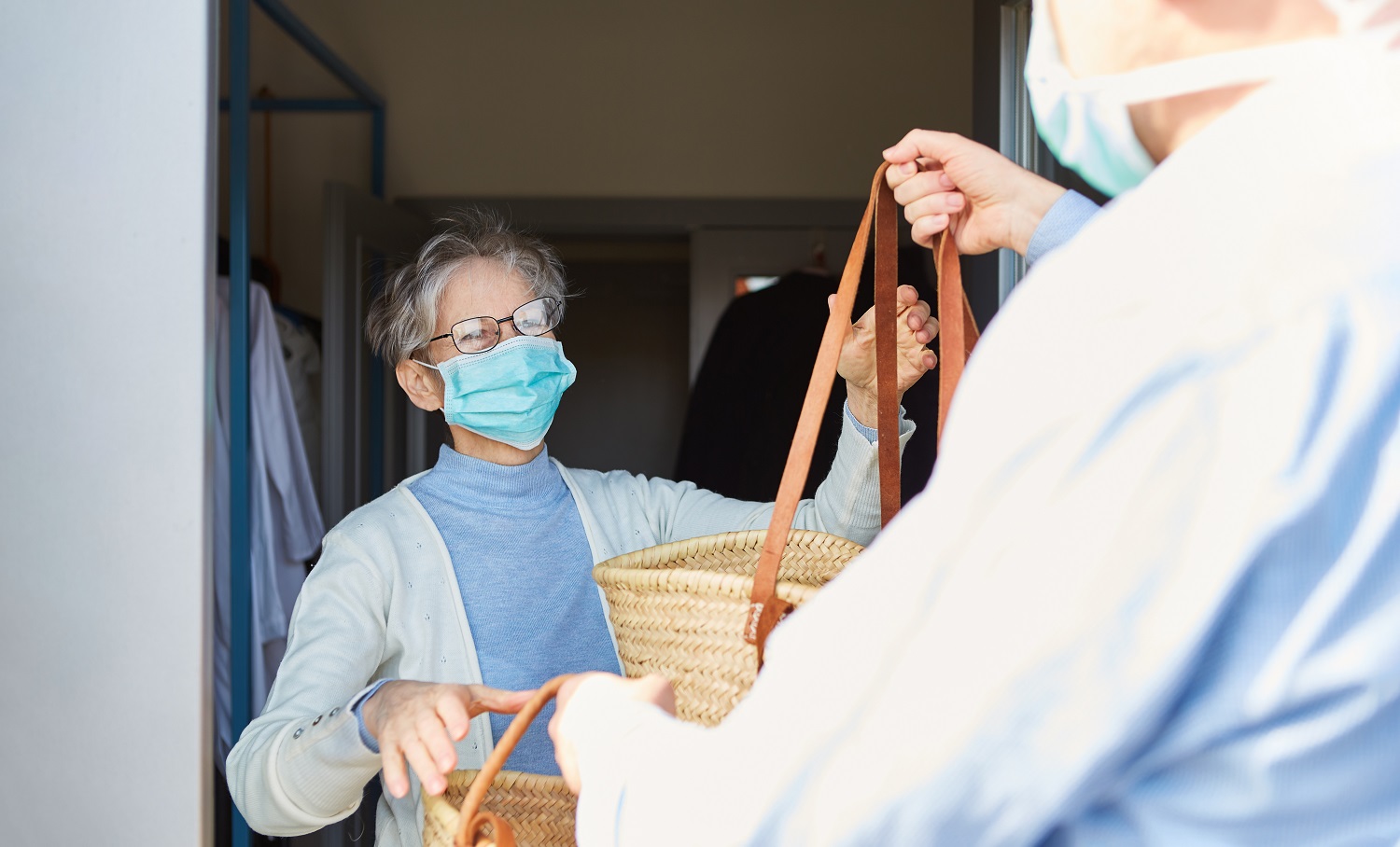 Grocery delivery service for elderly in quarantine