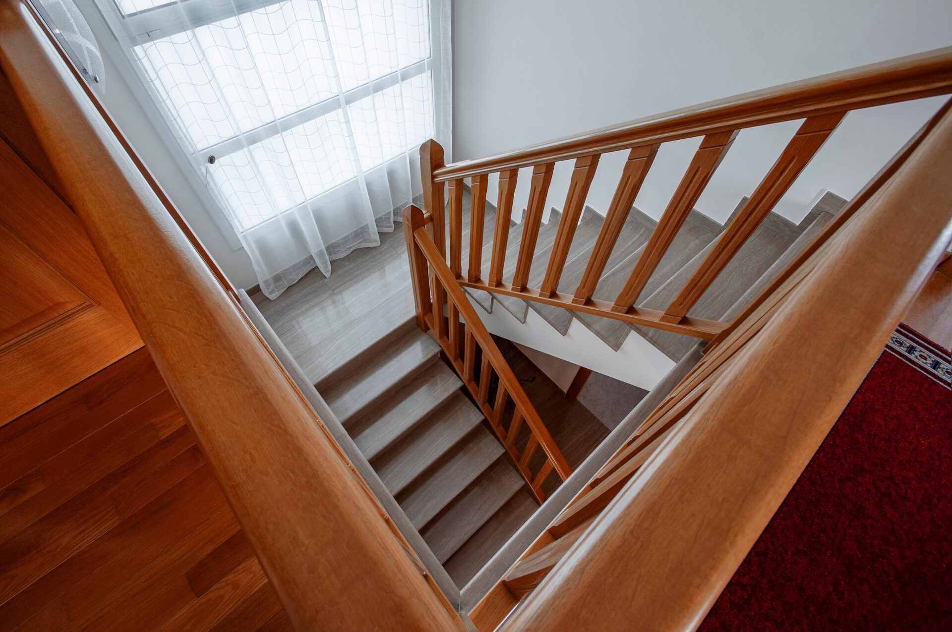 Stair case with landing